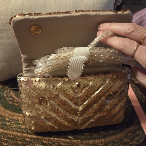 NWT Nicole Miller Gold Sequin Crossbody Bag - Picture 3 of 5